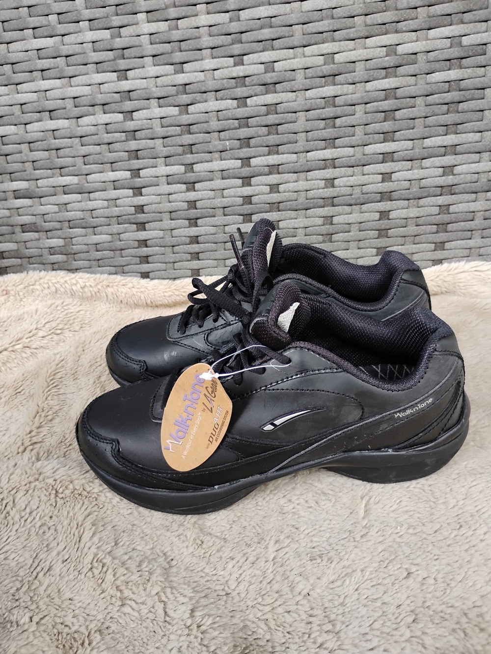 WALK-N-TONE WOMEN'S SIZE 6W black sneakers by LA Gear workout shoes Leather Uppe